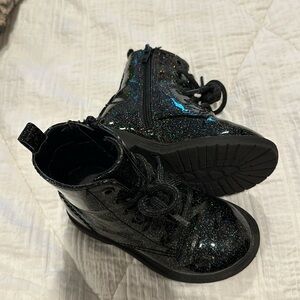 TODDLER BLACK GLITTER COMBAT BOOTS